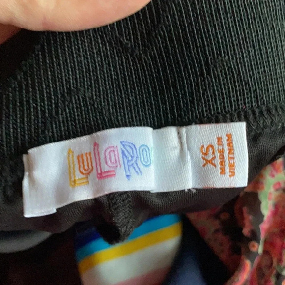 Lularoe Lola printed lined skirt in extra small - Picture 8 of 10